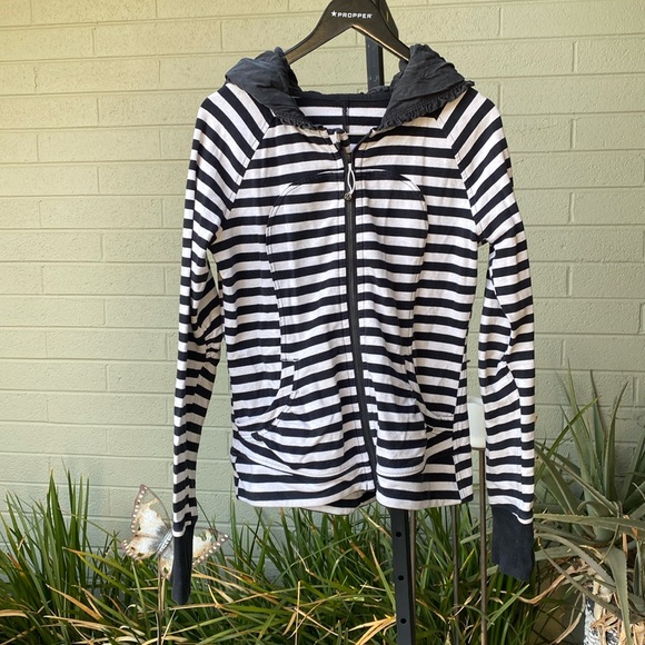 Lululemon Scuba Hoodie - Picture 1 of 9